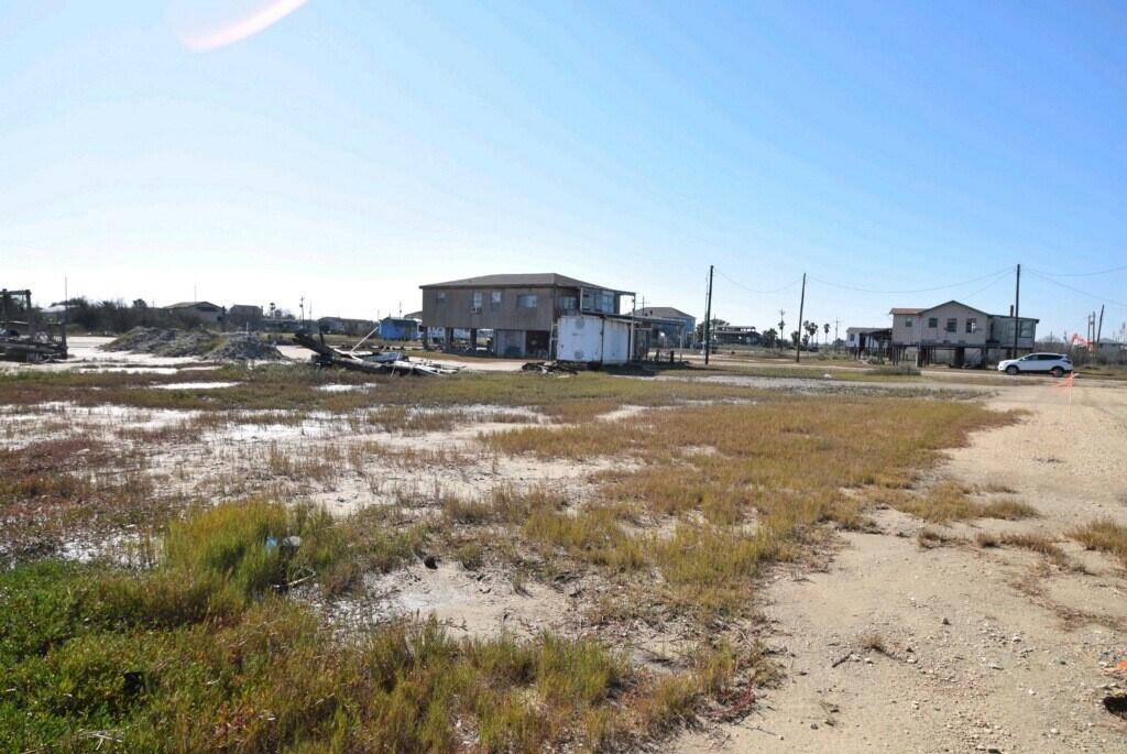 1400 14th St, Port Bolivar, TX 77650 - photo 3