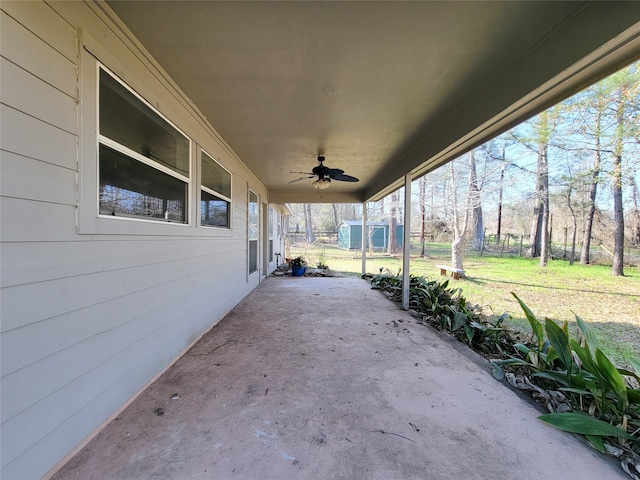 view of terrace with ceiling fan