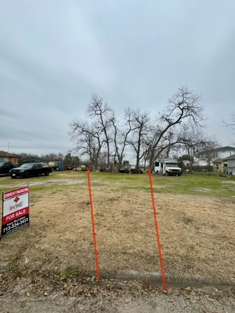 1520 E 32nd 1/2 St, Houston TX, 77022 land for sale