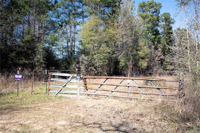 Listing photo 3 for 20122 Meadow Lake Rd, Cleveland TX 77328