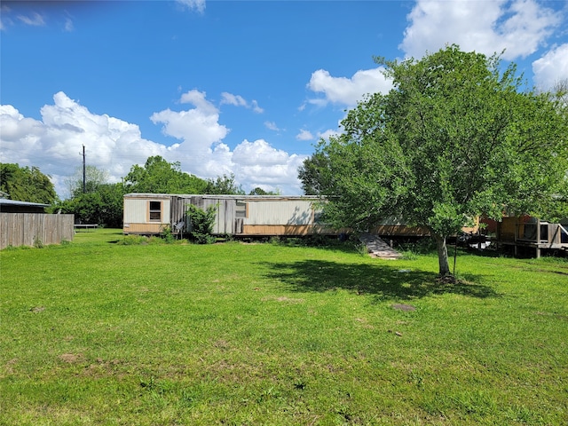 Listing photo 3 for 2211 Sweet Bay St, Baytown TX 77523