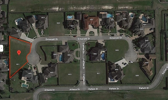 6607 Emerald Dr, Pasadena, TX 77505