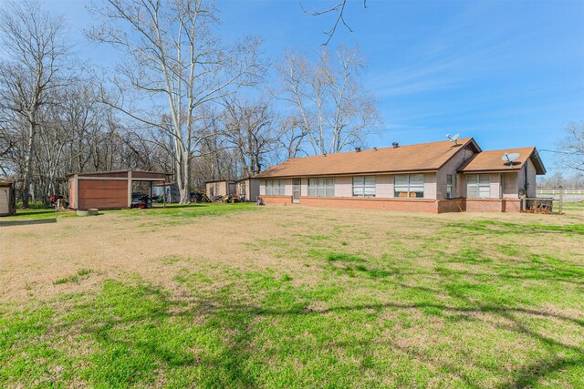 view of yard with a carport