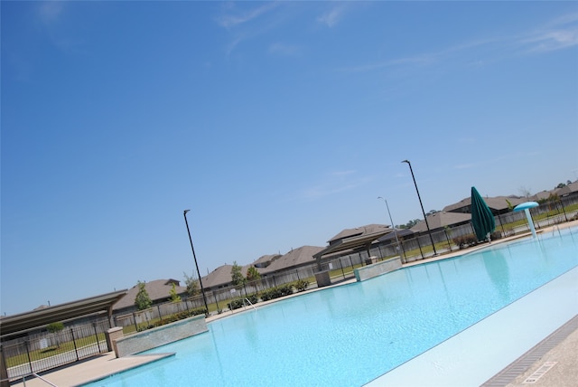 view of swimming pool