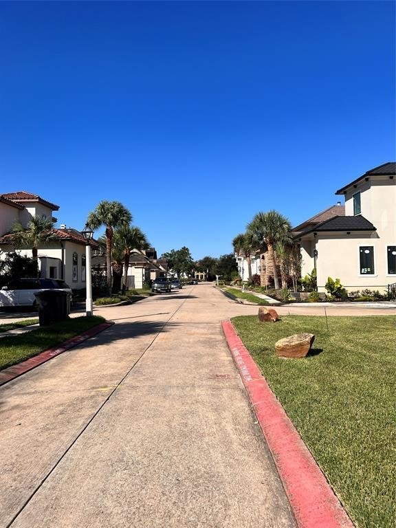 Listing photo 3 for 716 Harborside Way, Kemah TX 77565