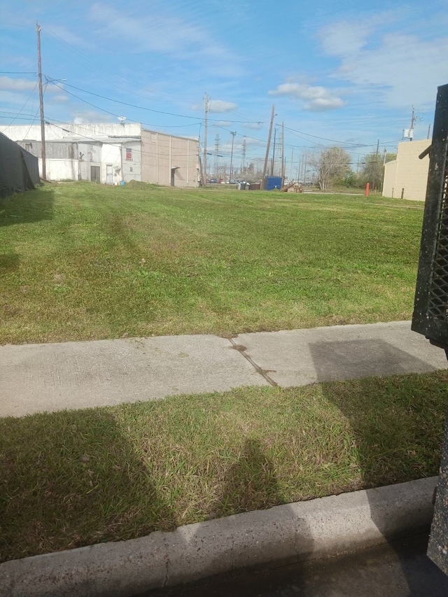 Listing photo 2 for 3316 Minnesota St, Baytown TX 77520