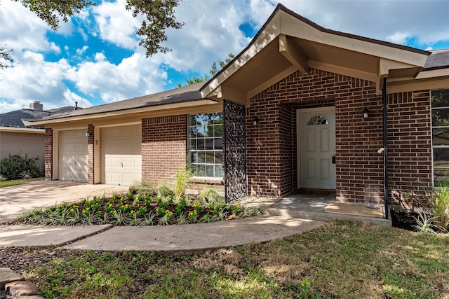 view of front facade with a garage