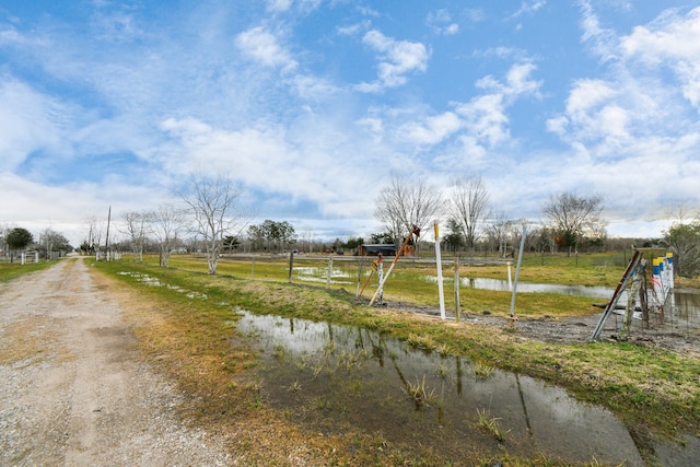 Listing photo 3 for 13 County Road 146, Alvin TX 77511