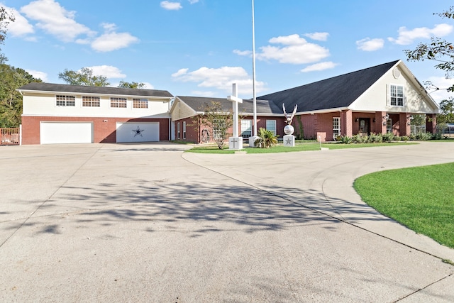 view of front of house featuring a garage