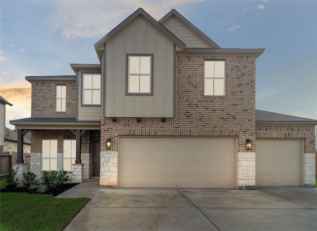 view of front facade with a garage