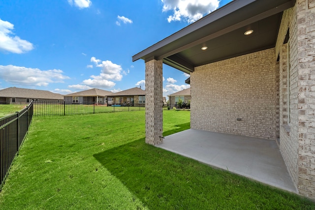 view of yard featuring a patio