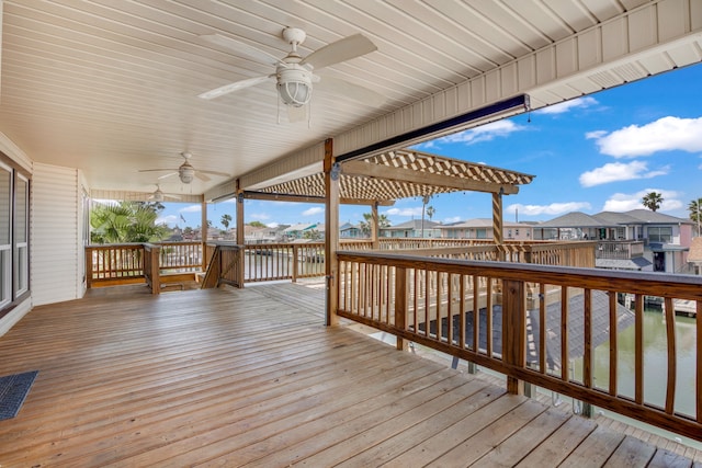 deck with ceiling fan