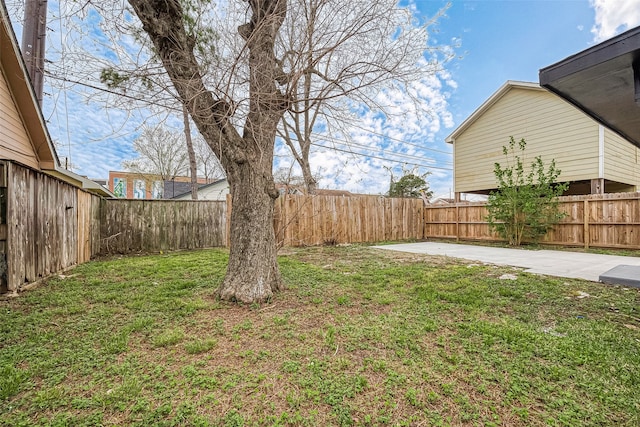 view of yard with a patio area