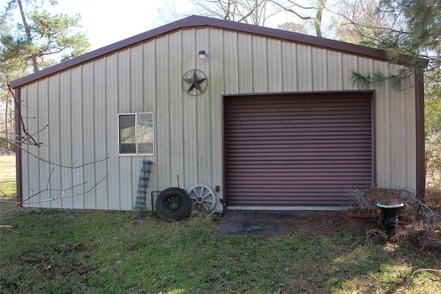 view of outdoor structure featuring a garage