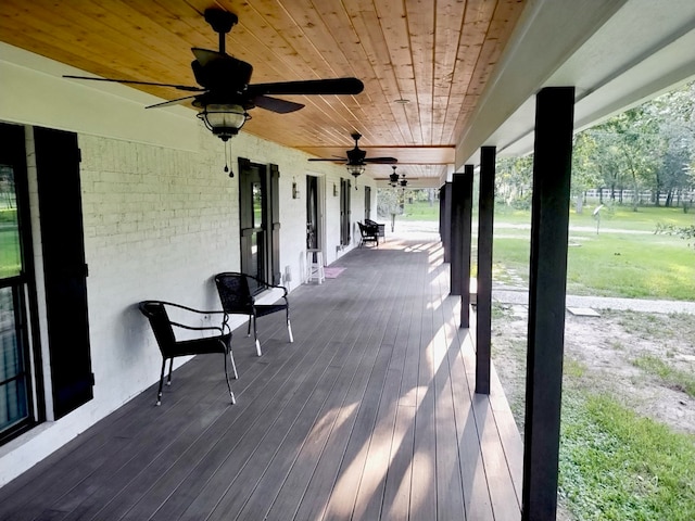 deck with ceiling fan