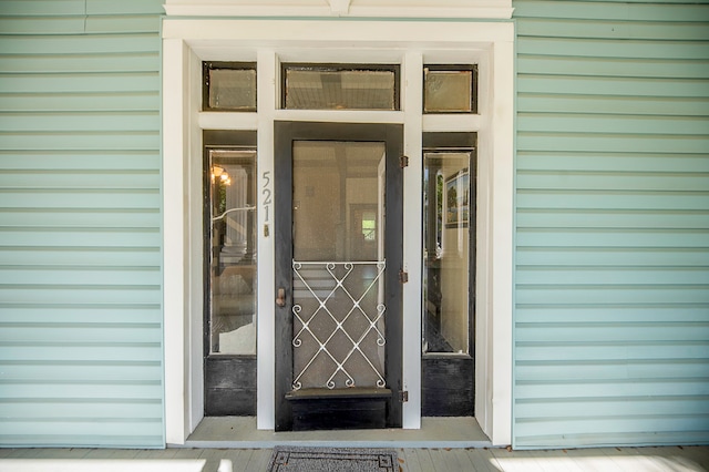 view of property entrance