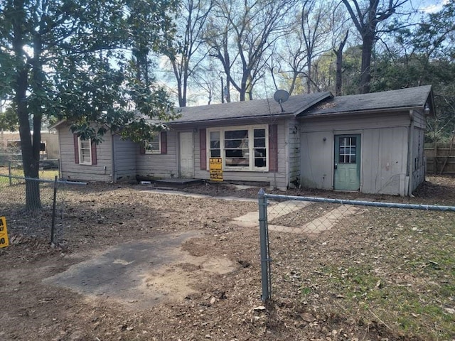 view of front of property