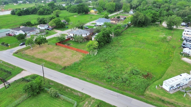 8002 Meadowbrook Dr, Hitchcock, TX 77563 - photo 2