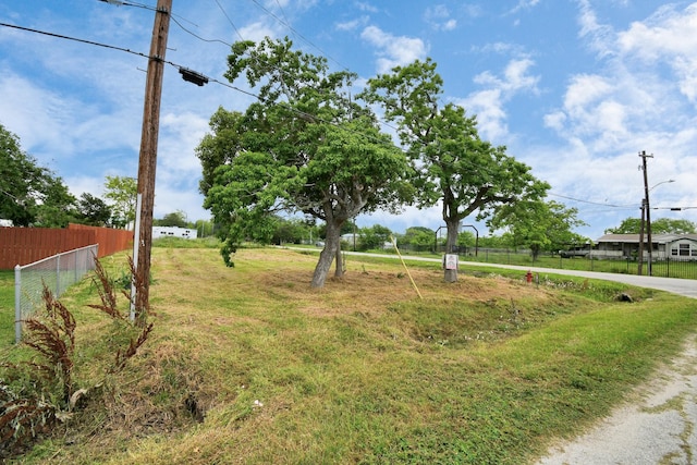 8002 Meadowbrook Dr, Hitchcock, TX 77563 - photo 1