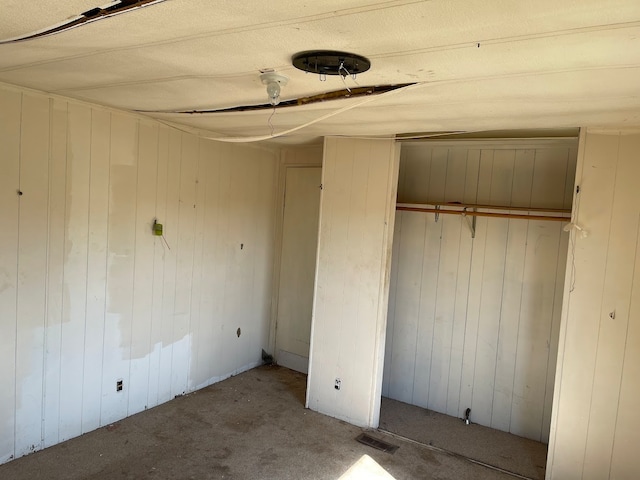 unfurnished bedroom featuring a closet