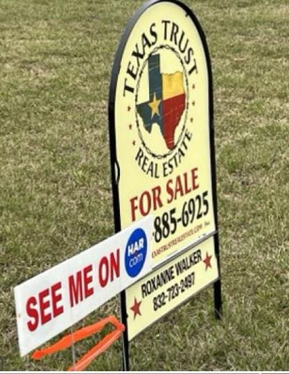 204 W Fayette St, Fayetteville, TX 78940 - view of exterior details
