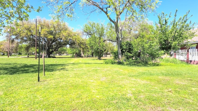 Listing photo 2 for 428 1st Ave N, Texas City TX 77590