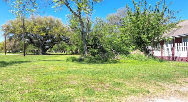 Listing photo 3 for 428 1st Ave N, Texas City TX 77590