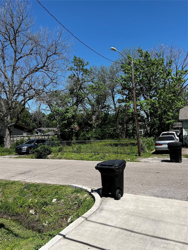 Listing photo 2 for 4102 Europa St, Houston TX 77022