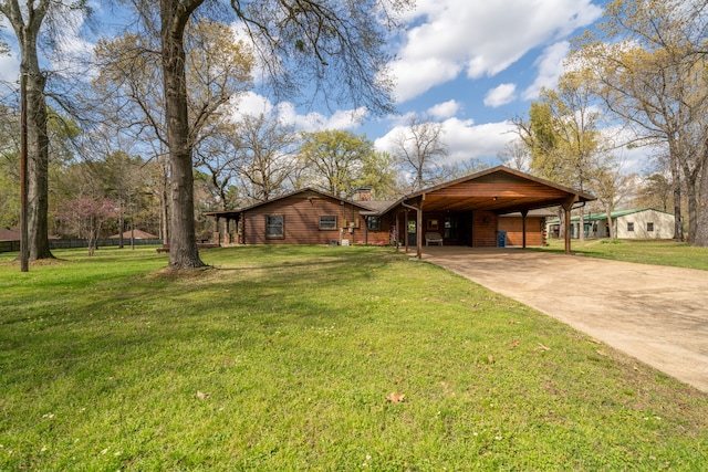 view of yard featuring a carport