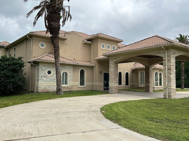 view of front of home with a front yard