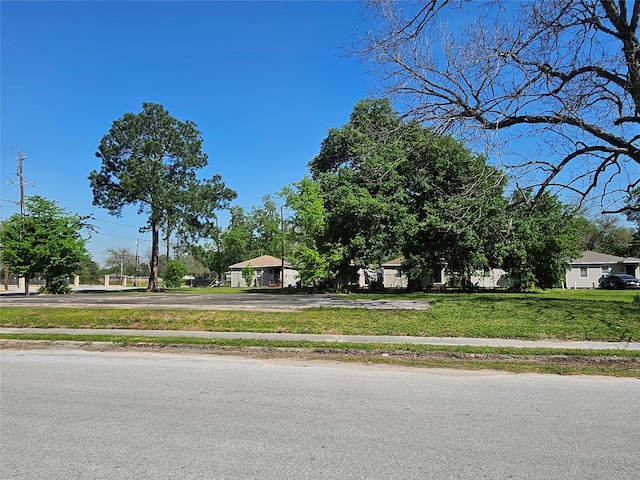 Listing photo 3 for 4802 Wayne St, Houston TX 77026