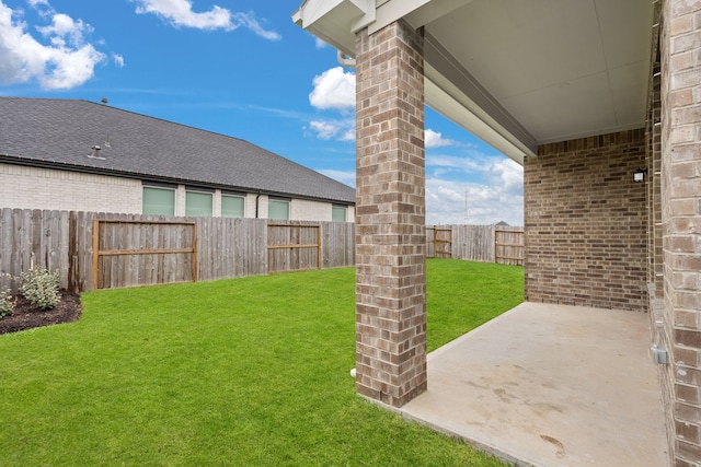 view of yard with a patio