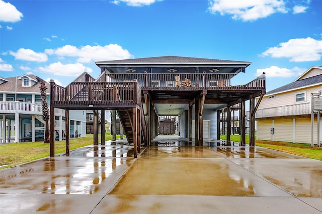 exterior space featuring a balcony