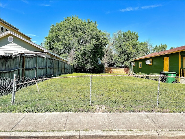 Listing photo 2 for 1229 E 33rd St, Houston TX 77022