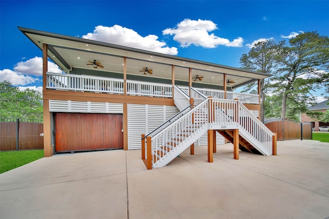 view of front of home with ceiling fan