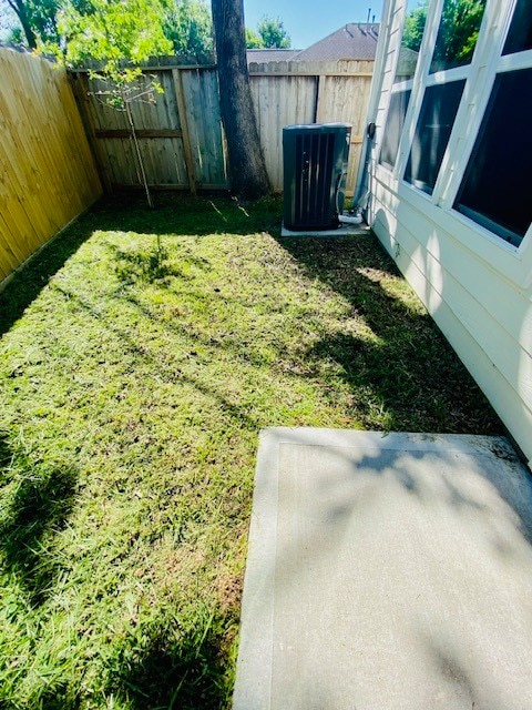 view of yard with a patio