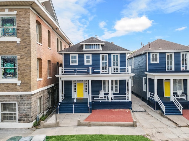 view of front of home with covered porch