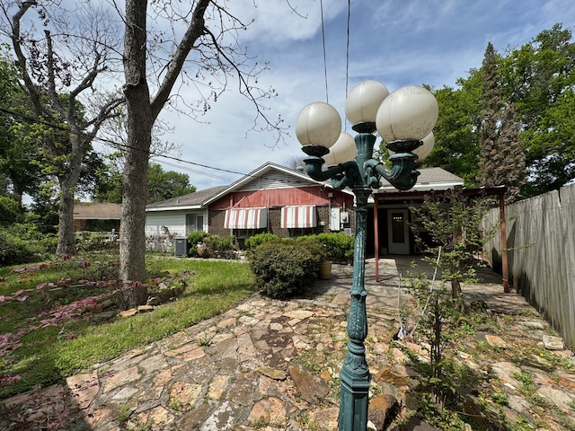 view of front facade featuring a patio