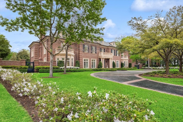 view of front of home with a front yard