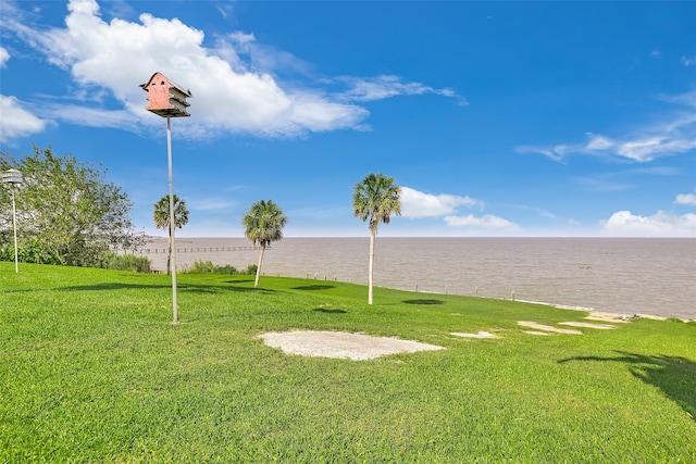 view of yard featuring a water view