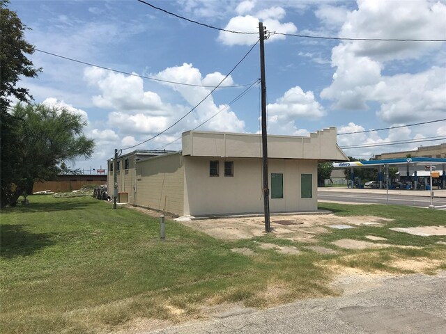 808 S Alamo St, Refugio, TX 78377 - photo 1