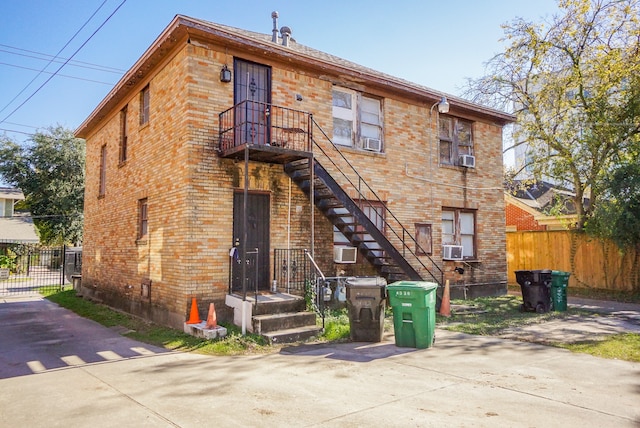 view of front of house