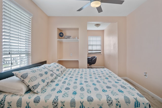 bedroom with ceiling fan