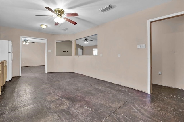 unfurnished room featuring ceiling fan