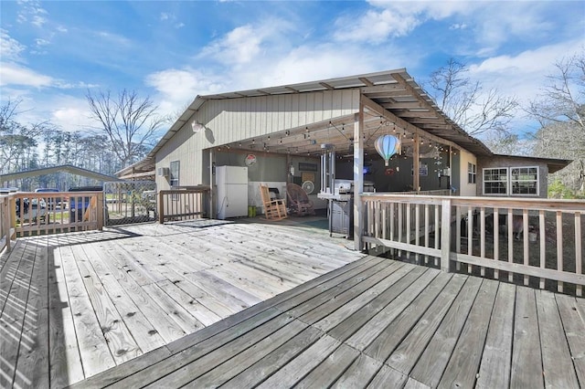 view of wooden deck