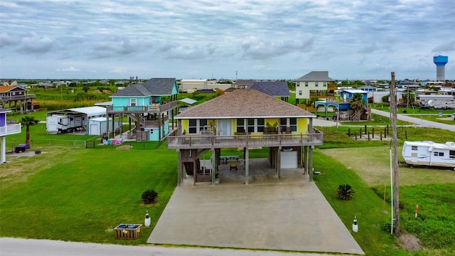 view of front facade with a front yard