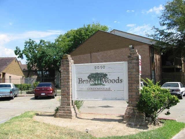 9090 S Braeswood Blvd, Houston TX, 77074, 2 bedrooms, 2.5 baths townhouse for sale