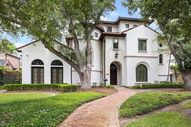 view of mediterranean / spanish-style house