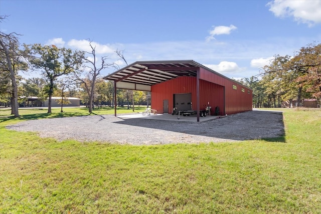 view of home's community featuring a yard