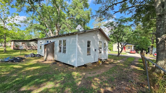 exterior space featuring a yard